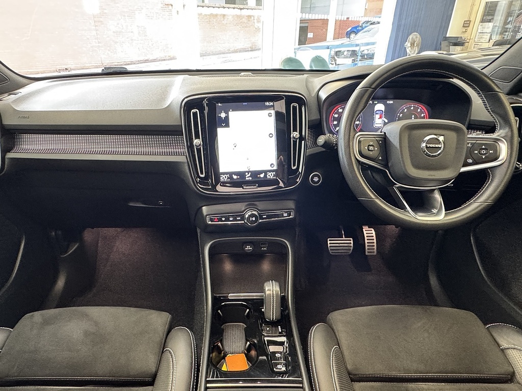 Volvo XC40 B4 Mhev R-design Pro U6486 Ulez Black #2
