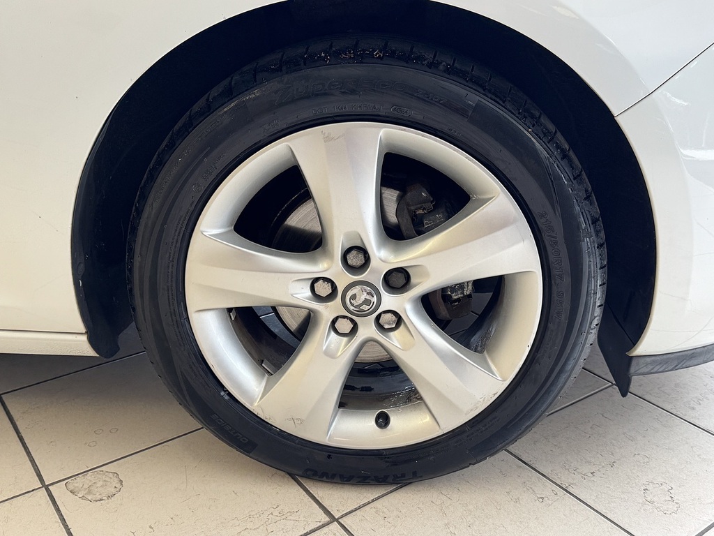 Vauxhall Astra White #32