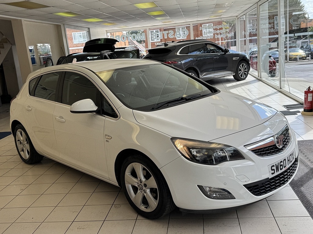 Vauxhall Astra White #33