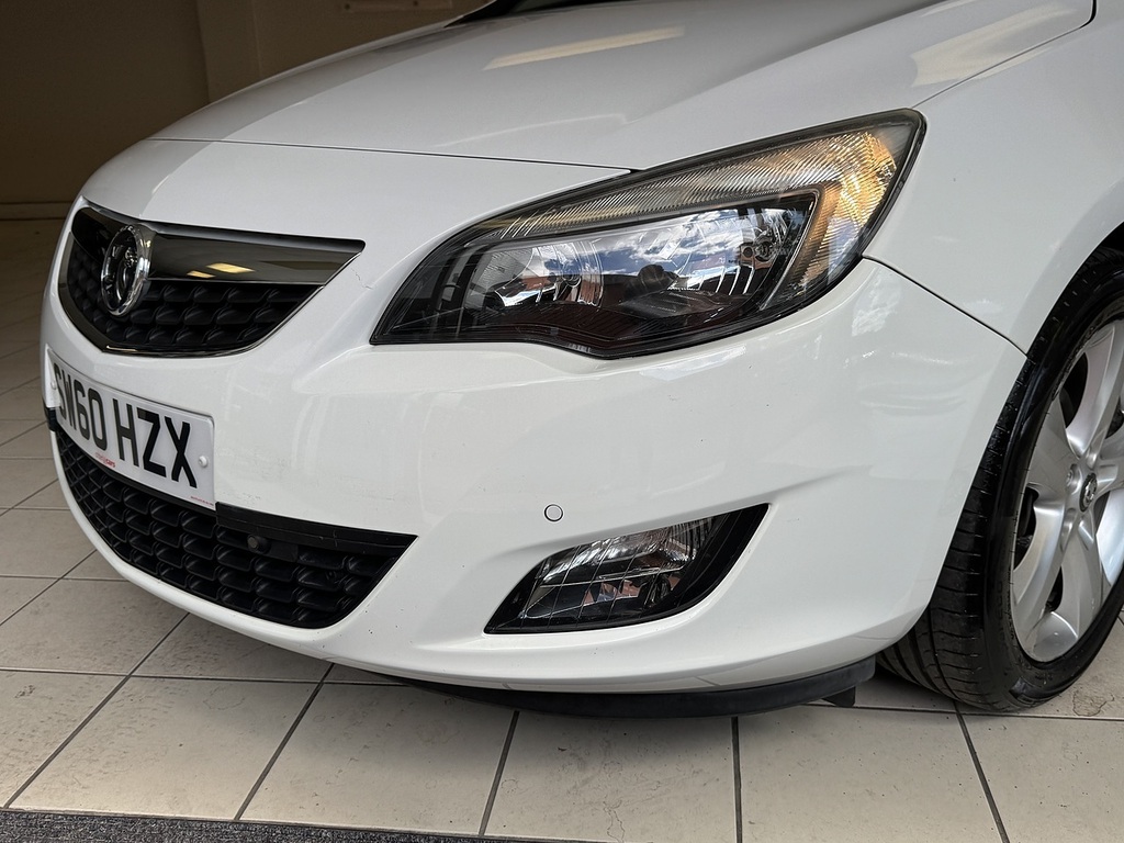 Vauxhall Astra White #8