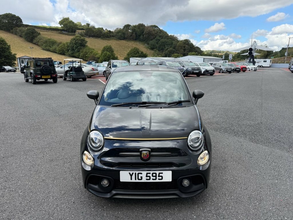 Abarth 595 1.4L Scorpioneoro Black