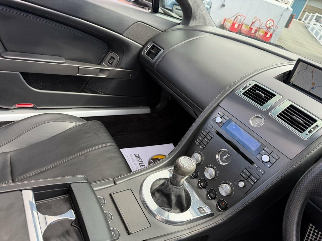 Aston Martin Vantage Vantage V8 Black #6