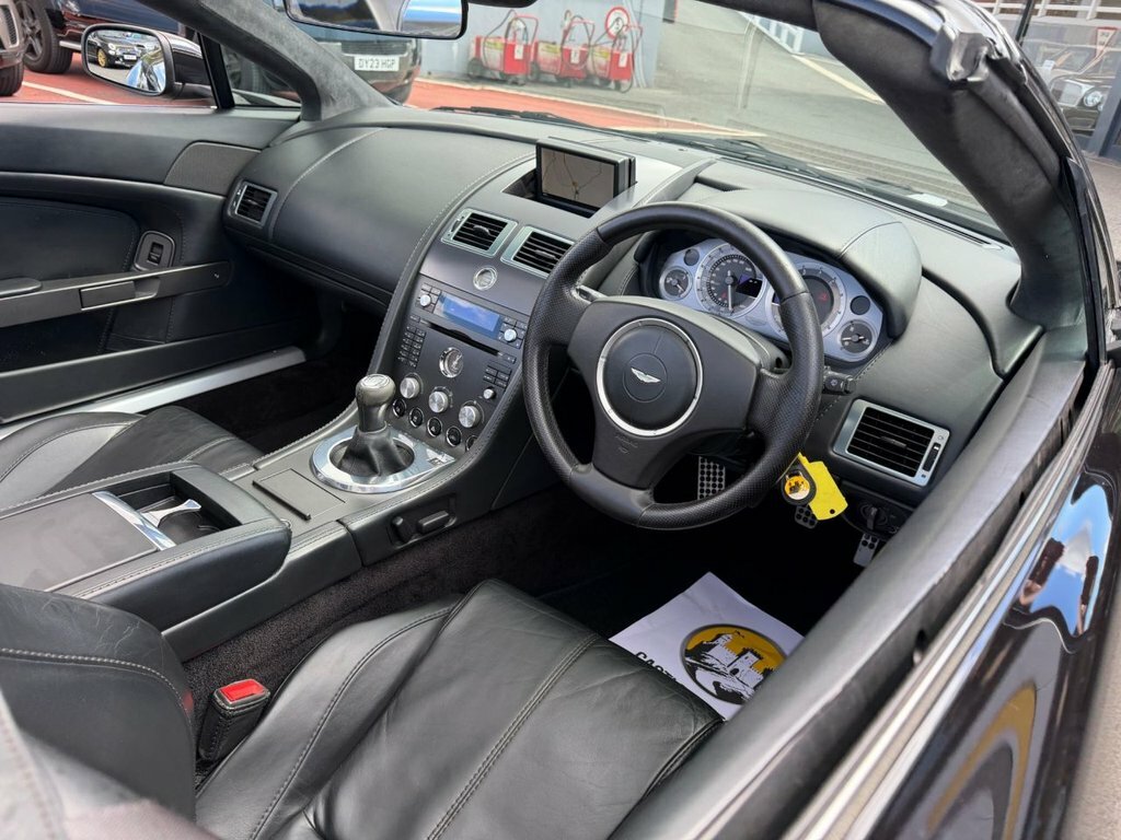 Aston Martin Vantage Vantage V8 Black #4