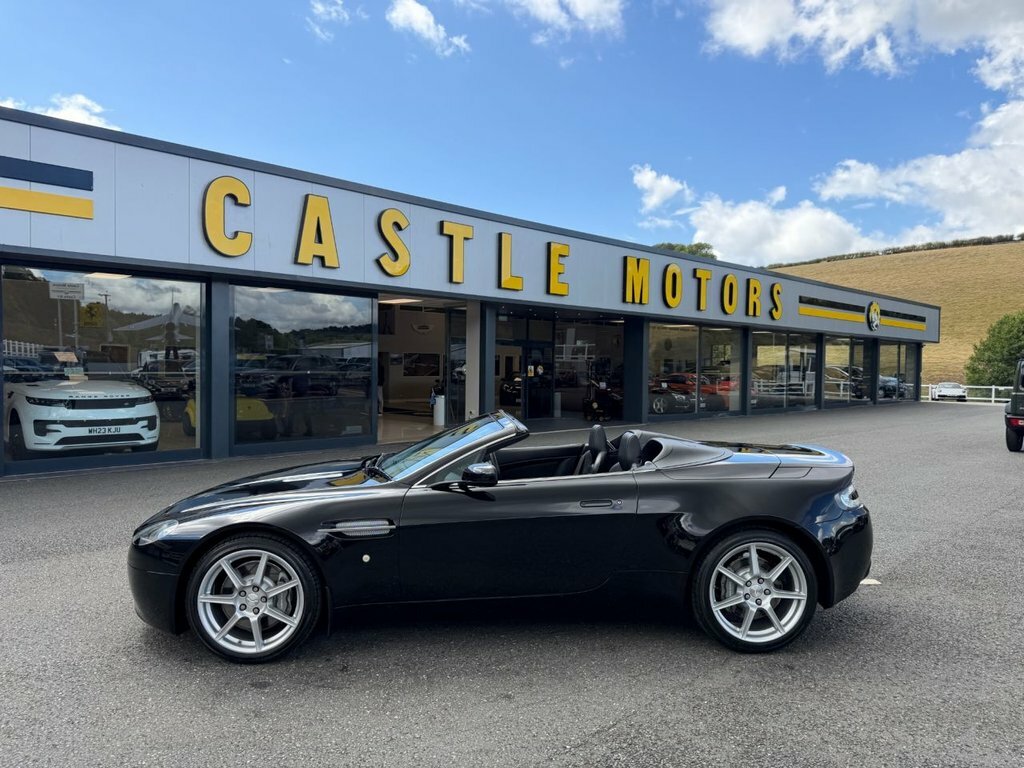 Aston Martin Vantage Vantage V8 Black #2