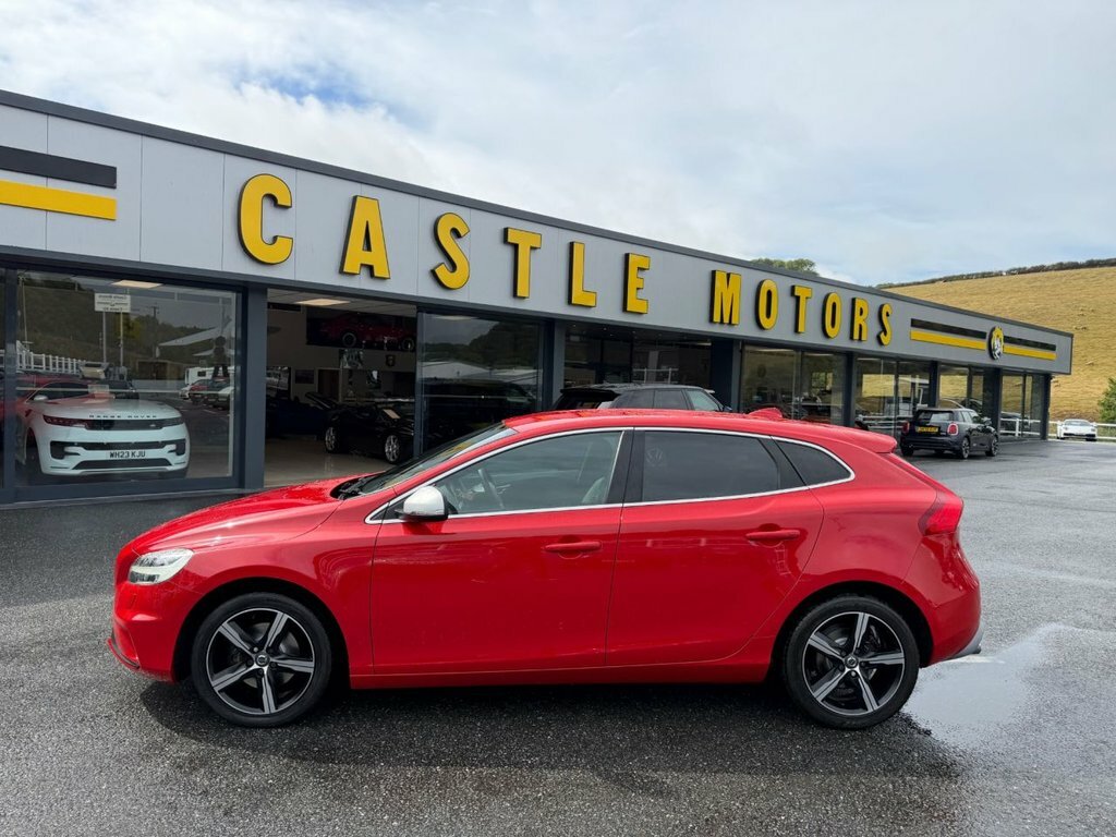 Volvo V40 2L R-design Edition Red #2