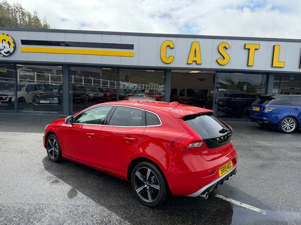 Volvo V40 2L R-design Edition Red #3