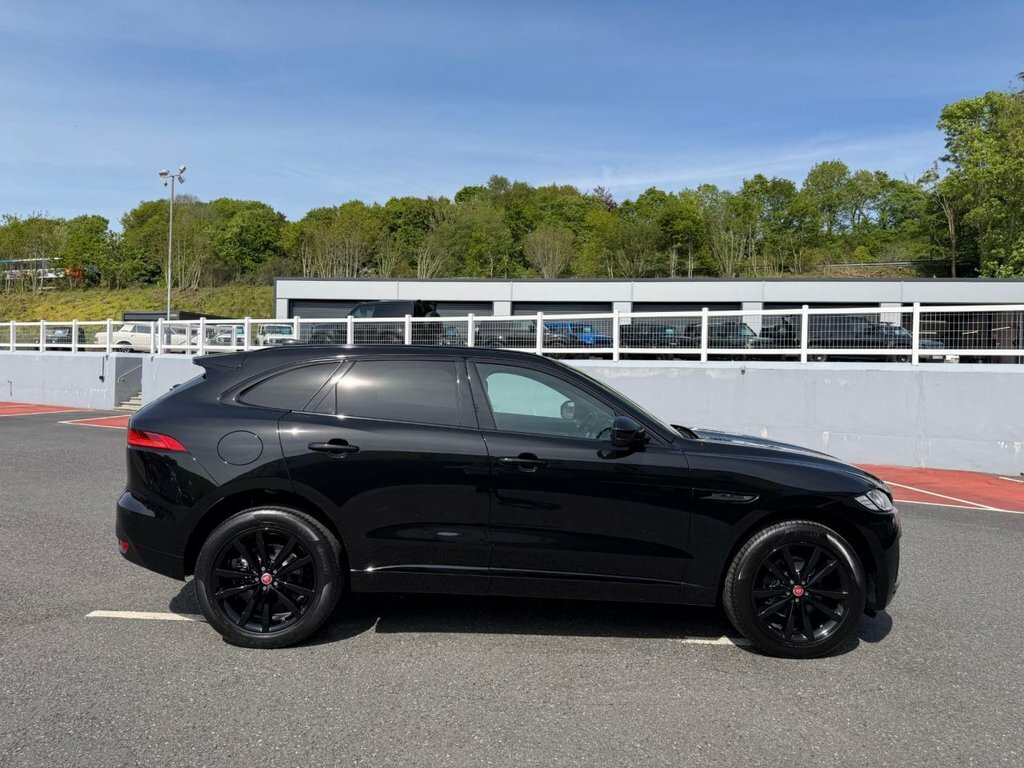 Jaguar F-Pace 2L Chequered Flag Black #6
