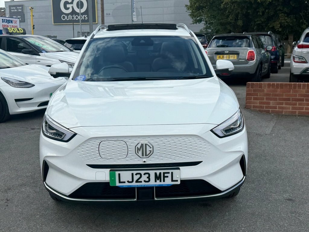MG ZS Suv LJ23MFL White #2