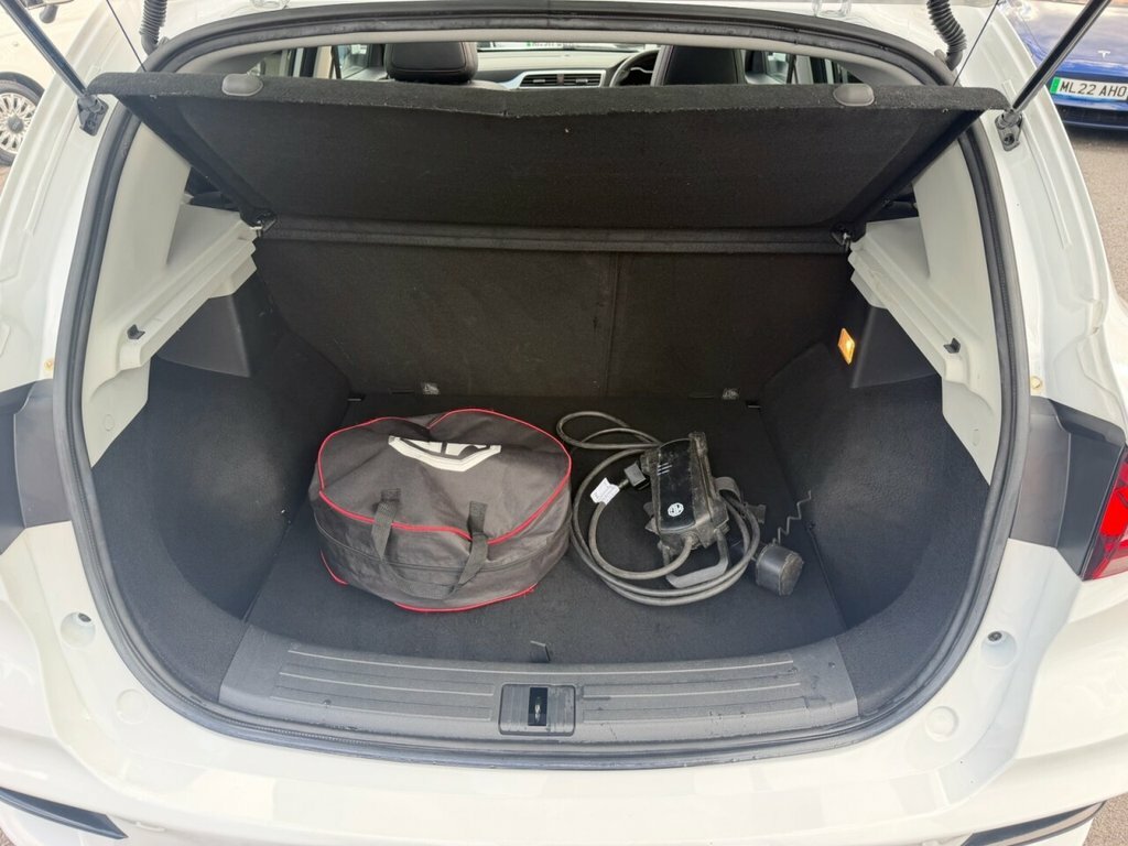 MG ZS Suv LJ23MFL White #5