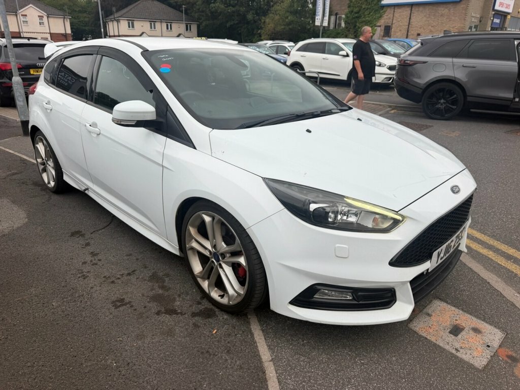 Ford Focus 2L St-3 YJ16ZSC White #3