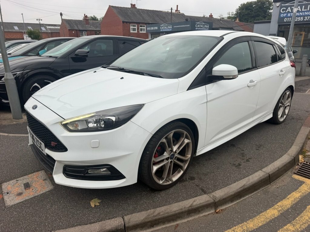 Ford Focus 2L St-3 YJ16ZSC White #5