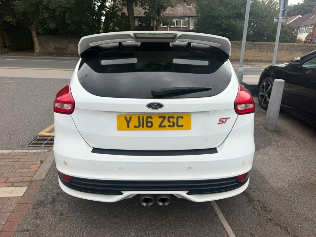 Ford Focus 2L St-3 YJ16ZSC White #6