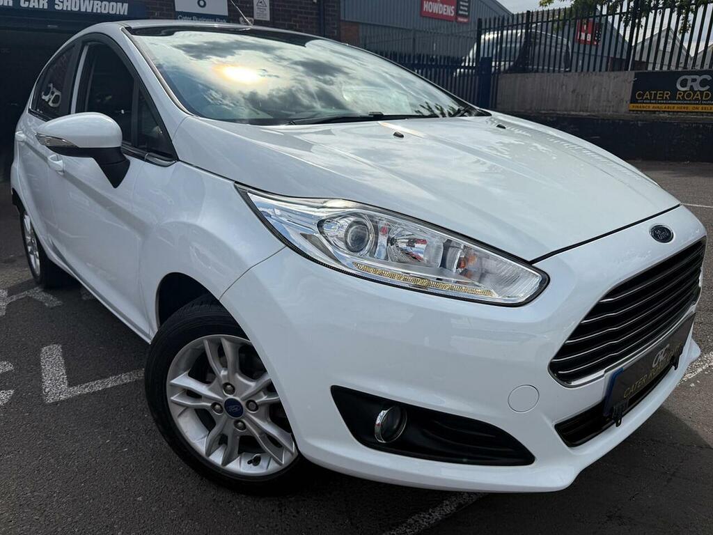 Ford Fiesta 1.0T Ecoboost Zetec Hatchback Eu White