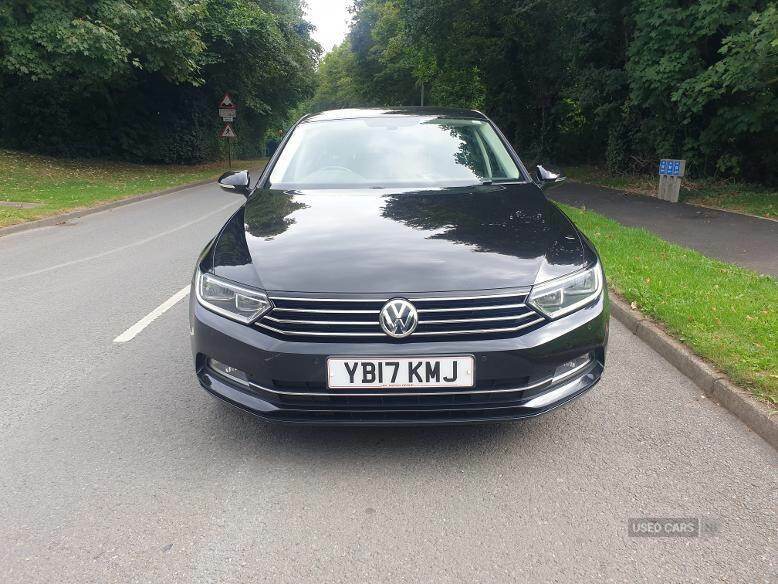 Volkswagen Passat 1.6 Tdi Se Business YB17KMJ Black #4