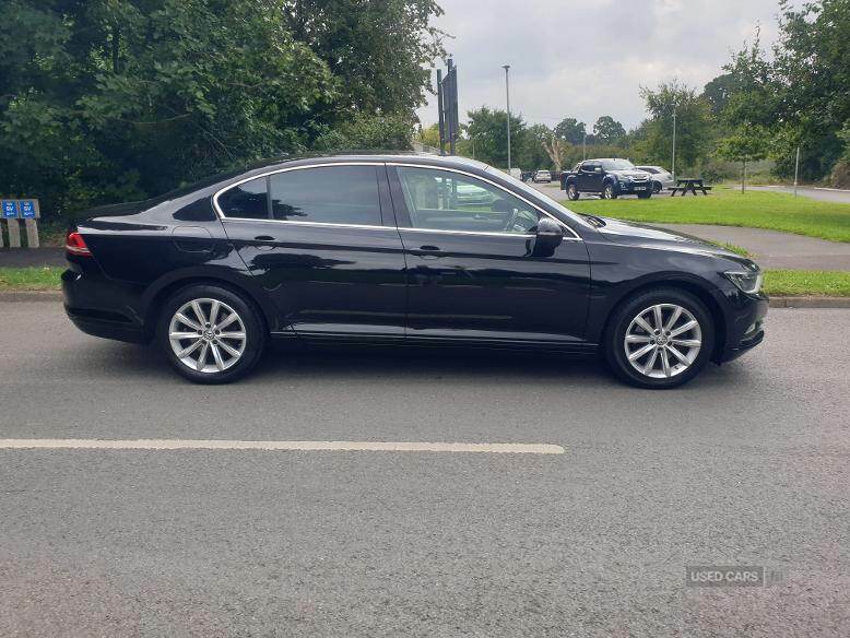 Volkswagen Passat 1.6 Tdi Se Business YB17KMJ Black #2