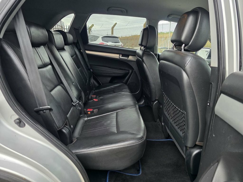 Kia Sorento Black #12