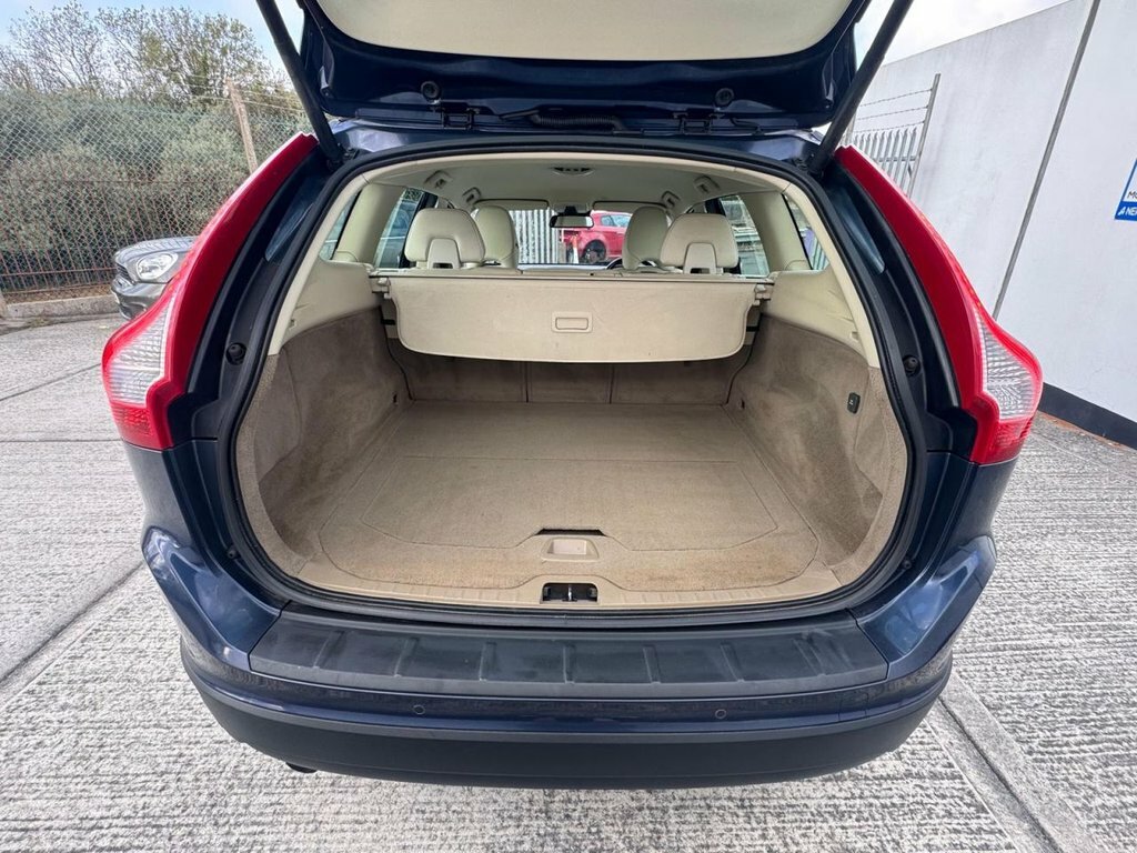 Volvo XC60 2L Se Lux Nav W4HBS Blue #6