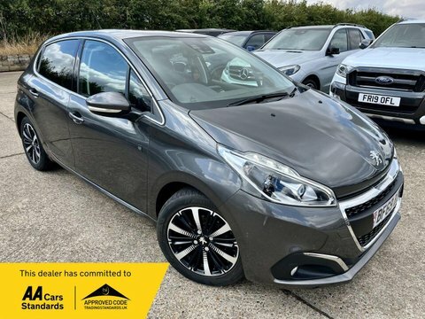 Peugeot 208 1.2 Puretech Tech Grey