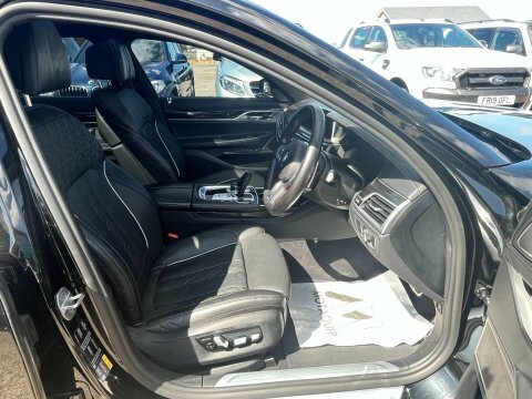 BMW 7 Series 3.0 745Le 12Kwh Black #4