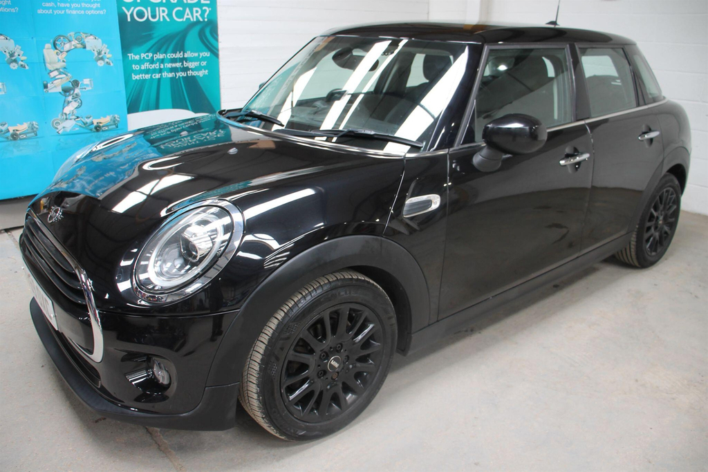 Mini Hatch 1.5 Cooper Classic Steptronic Euro 6 Ss RV69OXC #4