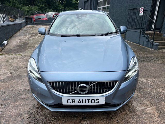 Volvo V40 2018 2.0 D3 Inscription Hatchback Blue