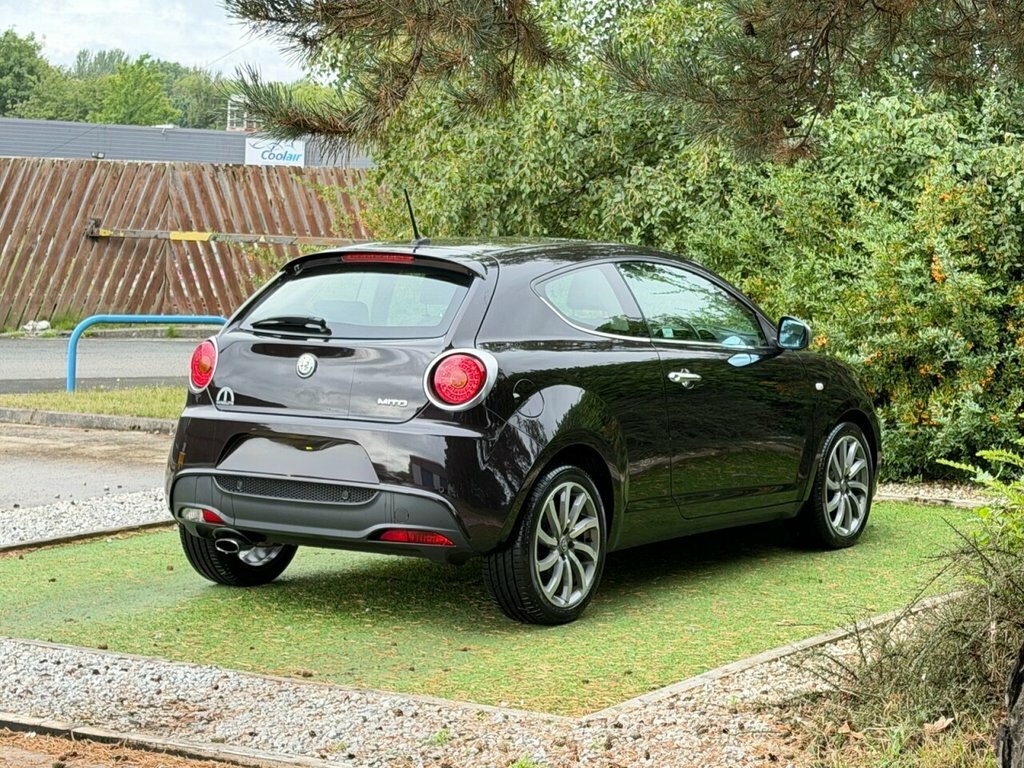 Alfa Romeo MiTo Hatchback Black #5