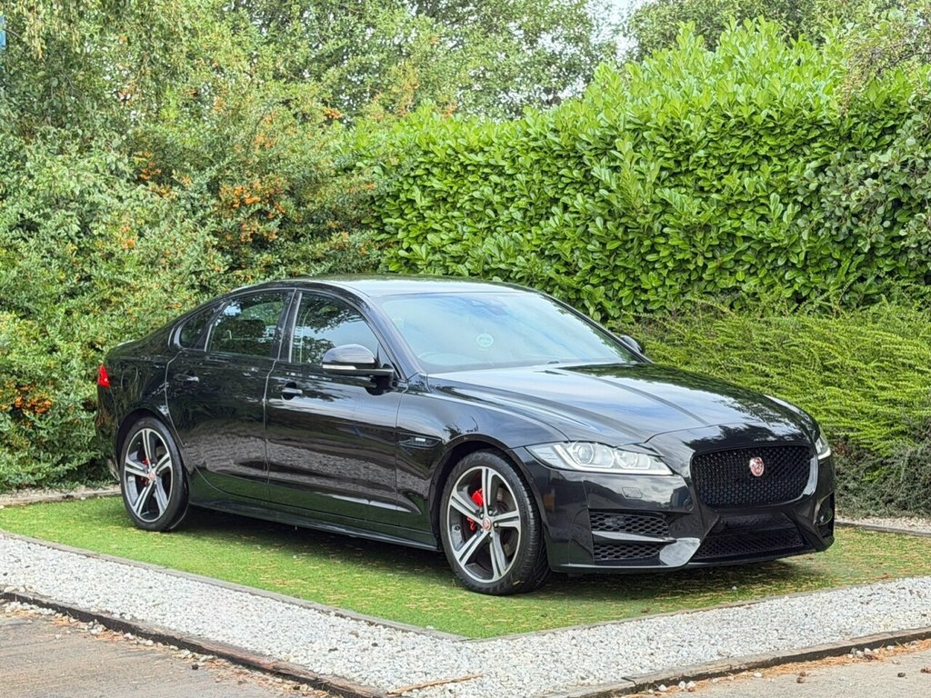 Jaguar XF Saloon Black