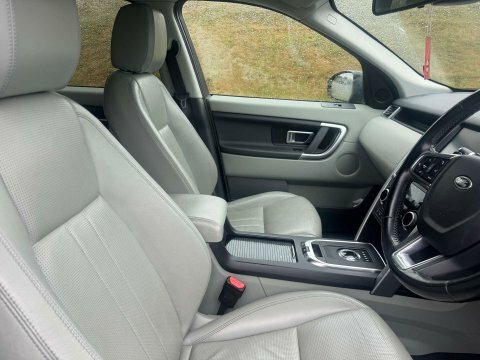Land Rover Discovery Sport 2.0 Discovery Sport Black #6