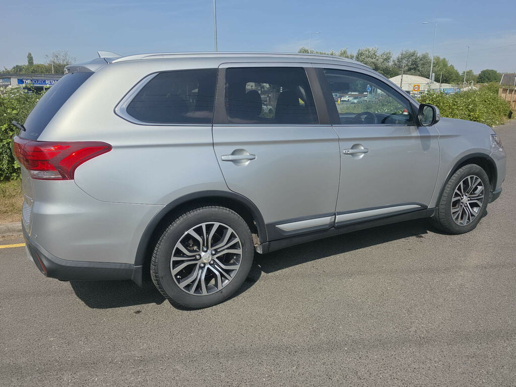 Mitsubishi Outlander 2.2 Di-d 4 4Wd Euro 6 Silver #2