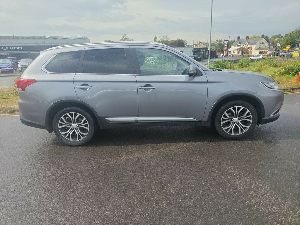 Mitsubishi Outlander 2.2 Di-d Keiko 4Wd Euro 6 Ss SV18XTY Grey #2