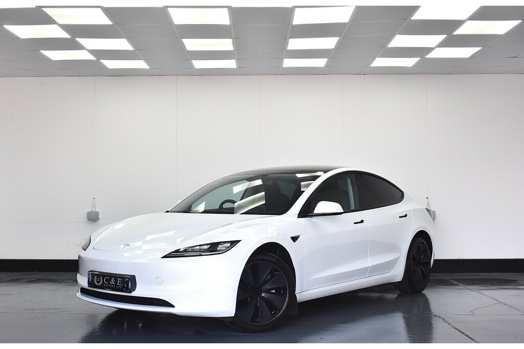 Tesla Model 3 Saloon BU25RYV White