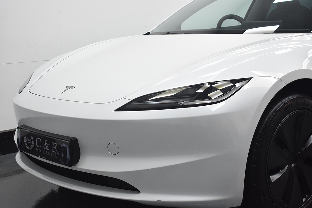 Tesla Model 3 Saloon BU25RYV White #4