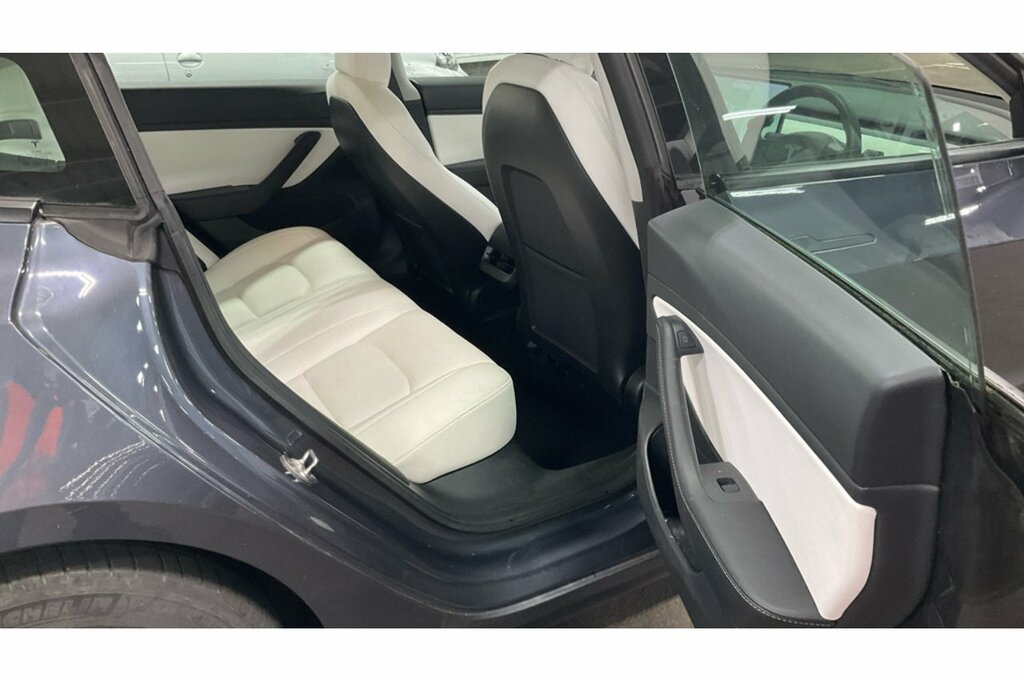 Tesla Model 3 Saloon LB70WPR Grey #2