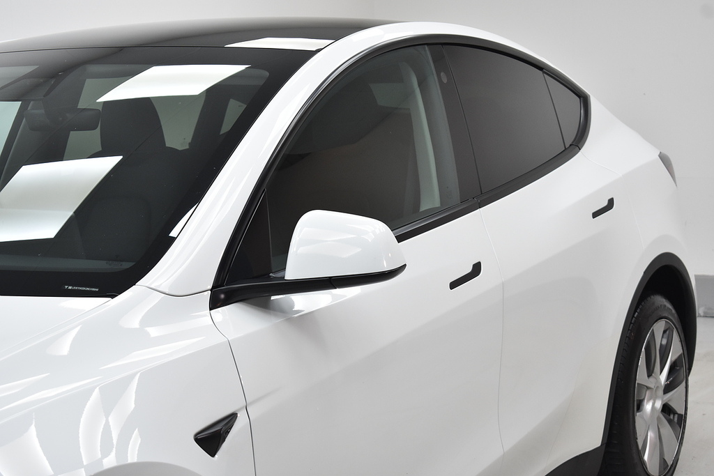 Tesla Model Y Suv AJ22ESF White #5