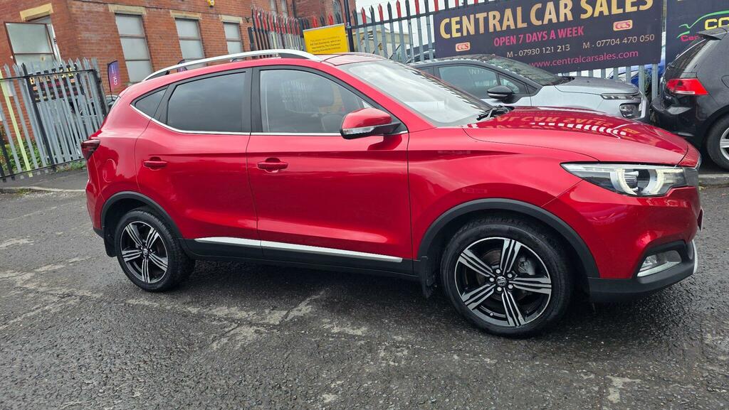 MG ZS Exclusive Red #5