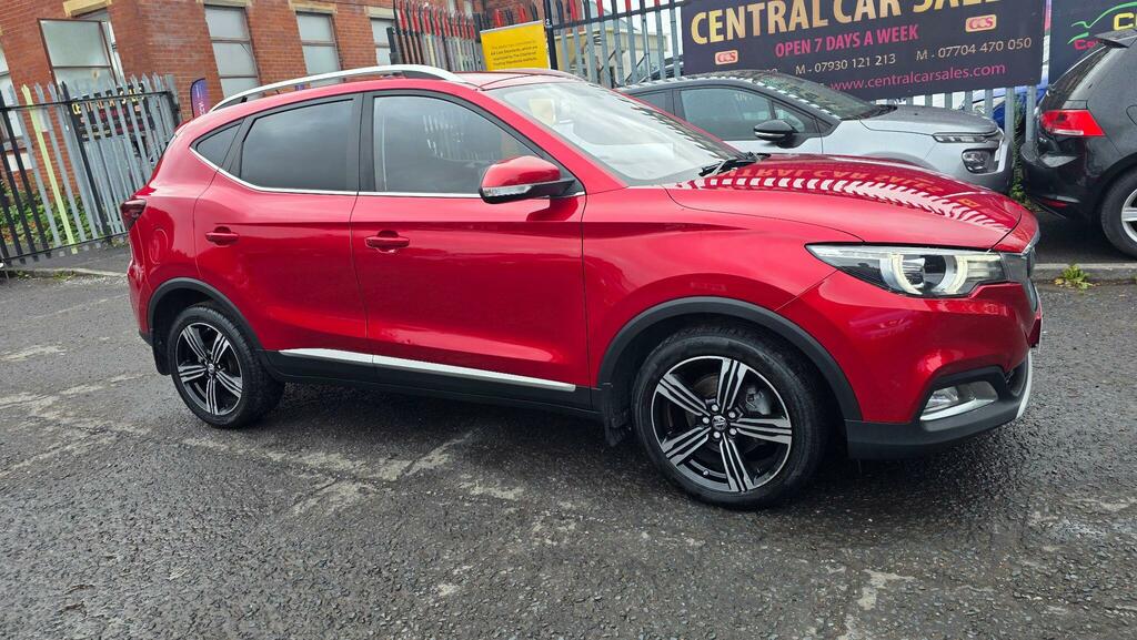 MG ZS Exclusive Red