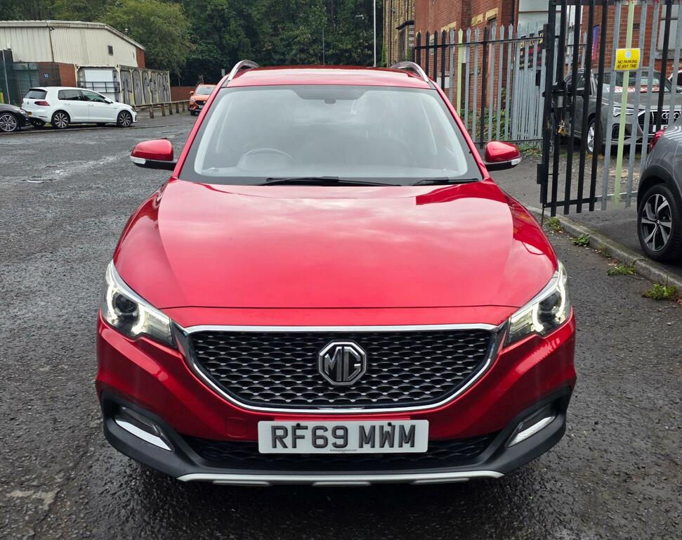 MG ZS Exclusive Red #3