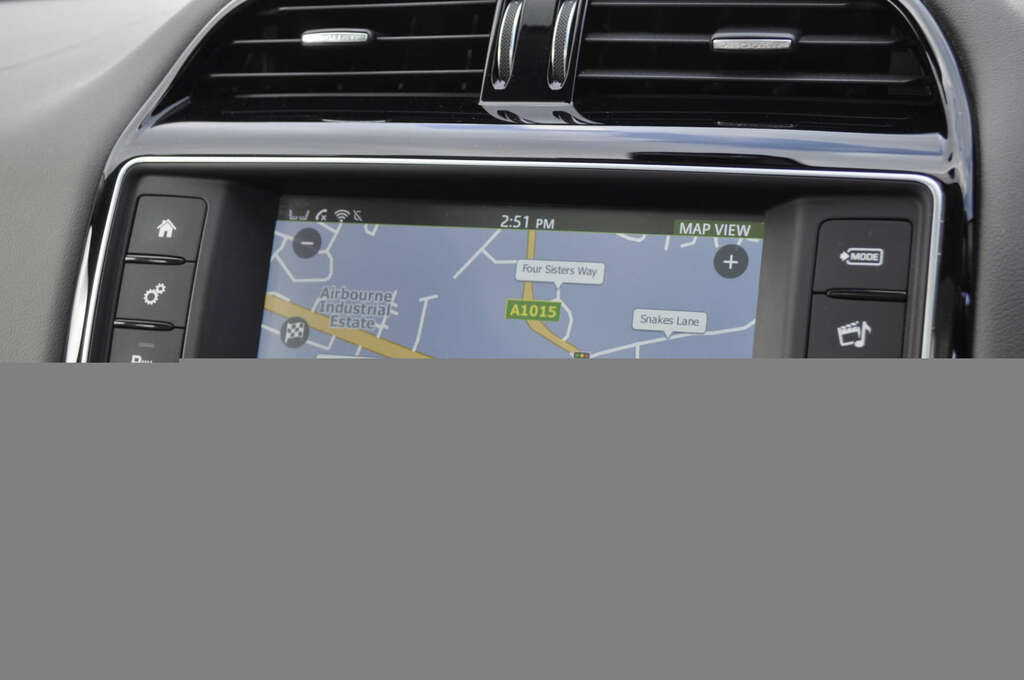 Jaguar F-Pace 2.0 F-pace Portfolio Awd D 4Wd Red #6