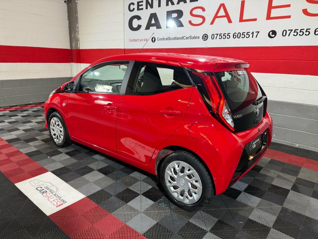 Toyota Aygo 1.0 Vvt-i X-play Euro 6 Red #6