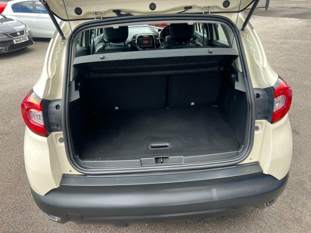 Renault Captur 1.5L Dynamique Medianav White #4