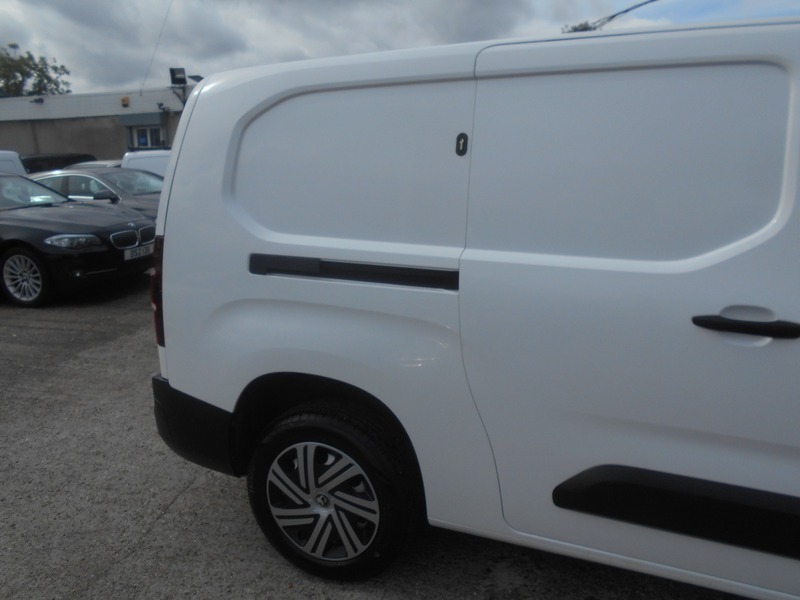 Vauxhall Combo Combo 2300 Dynamic Td White #10
