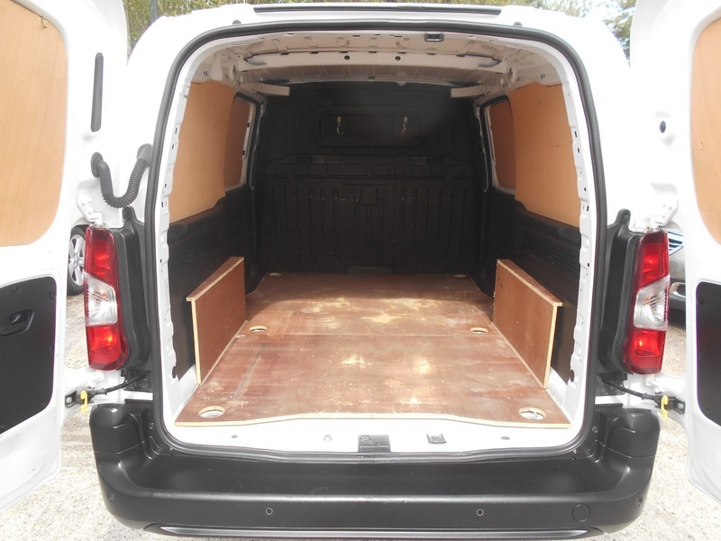 Vauxhall Combo Combo 2300 Dynamic Td White #19
