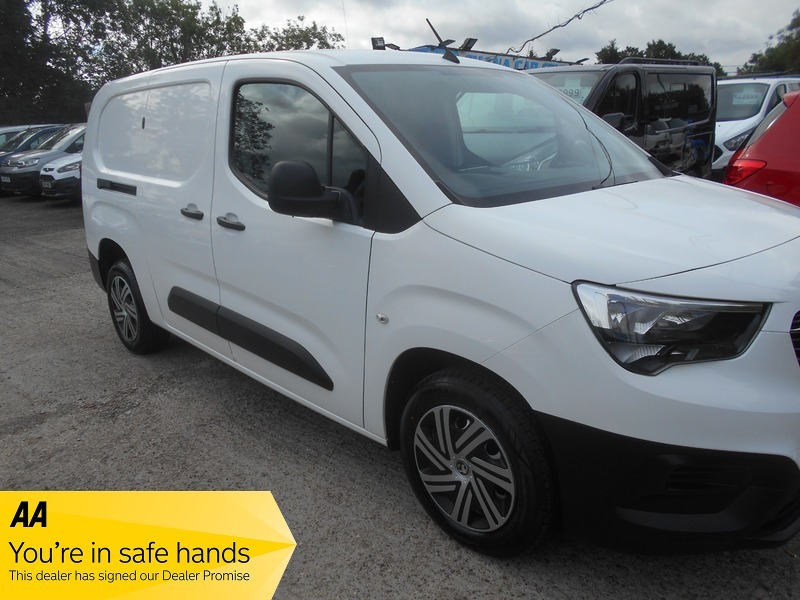 Vauxhall Combo 2021 L2h1 2300 Dynamic White #2