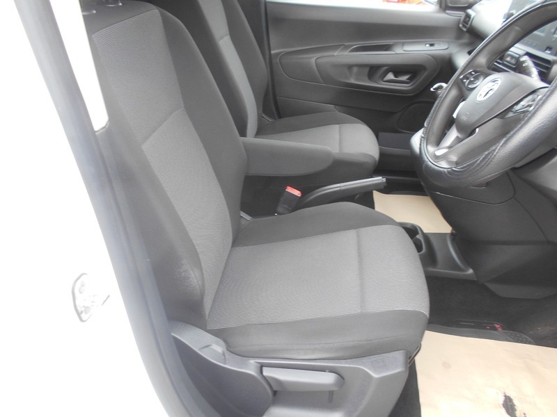 Vauxhall Combo Combo 2300 Dynamic Td White #24