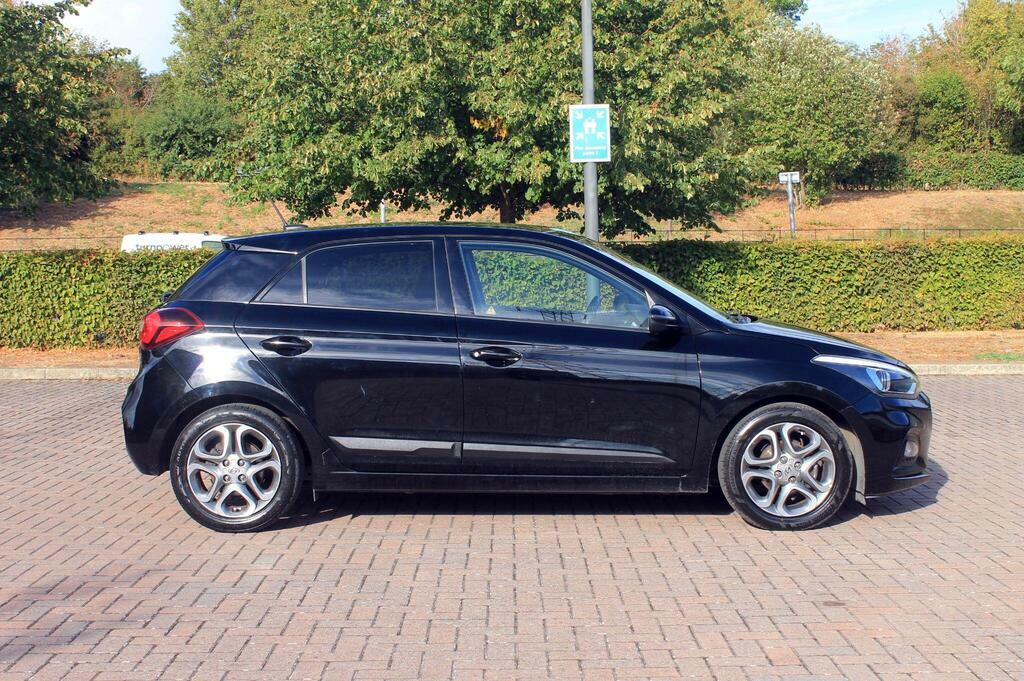 Hyundai I20 2019 Hyundai I20 1.2 Premium Nav Hatchback Pet Black #6