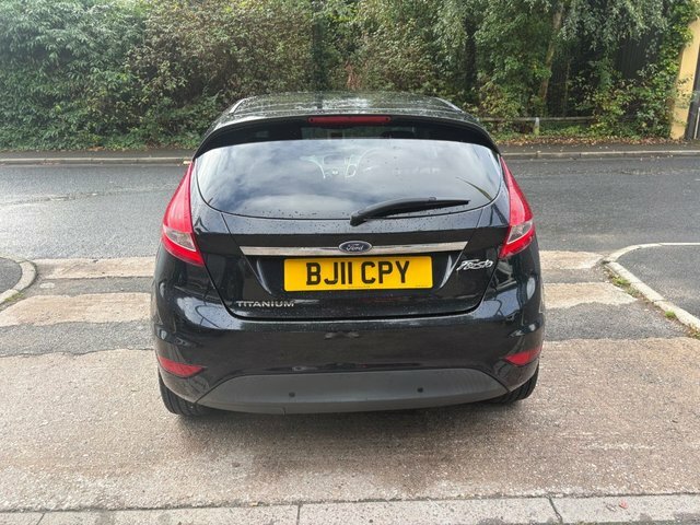 Ford Fiesta 2011 1.6 Titanium Hatchback 134 Black #4