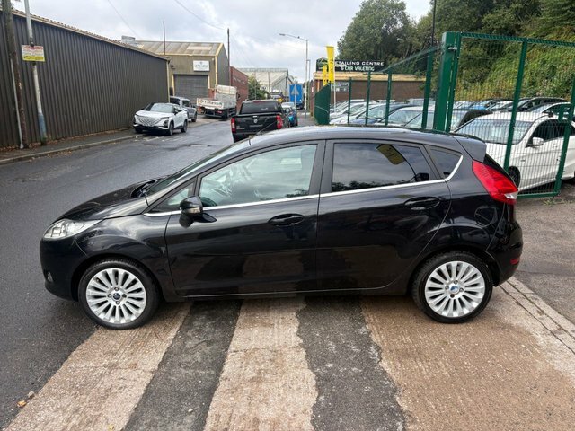 Ford Fiesta 2011 1.6 Titanium Hatchback 134 Black #6