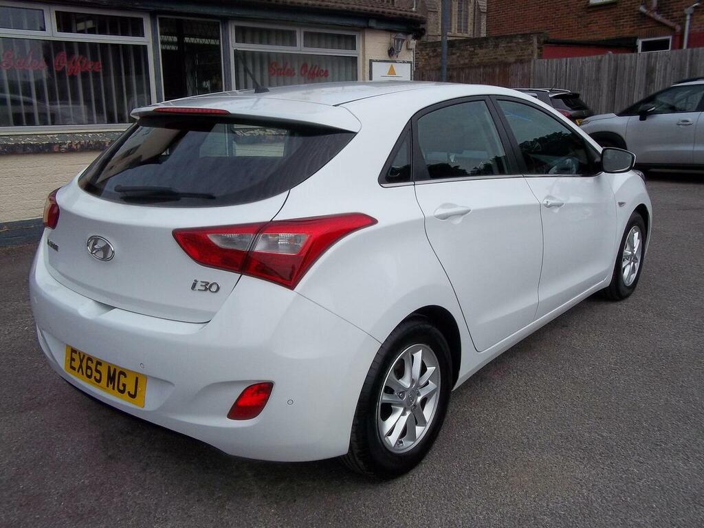 Hyundai I30 1.6 Crdi Blue Drive Se Euro 6 Ss 201565 White #4