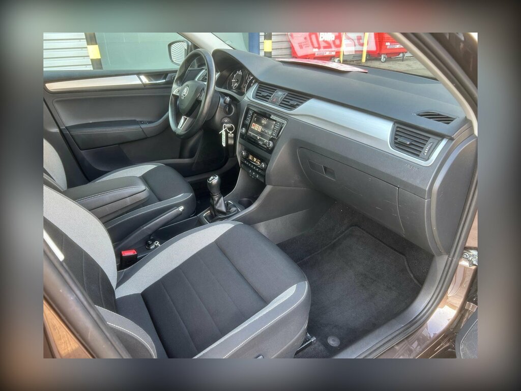 Skoda Rapid Spaceback Se Tech Black #11