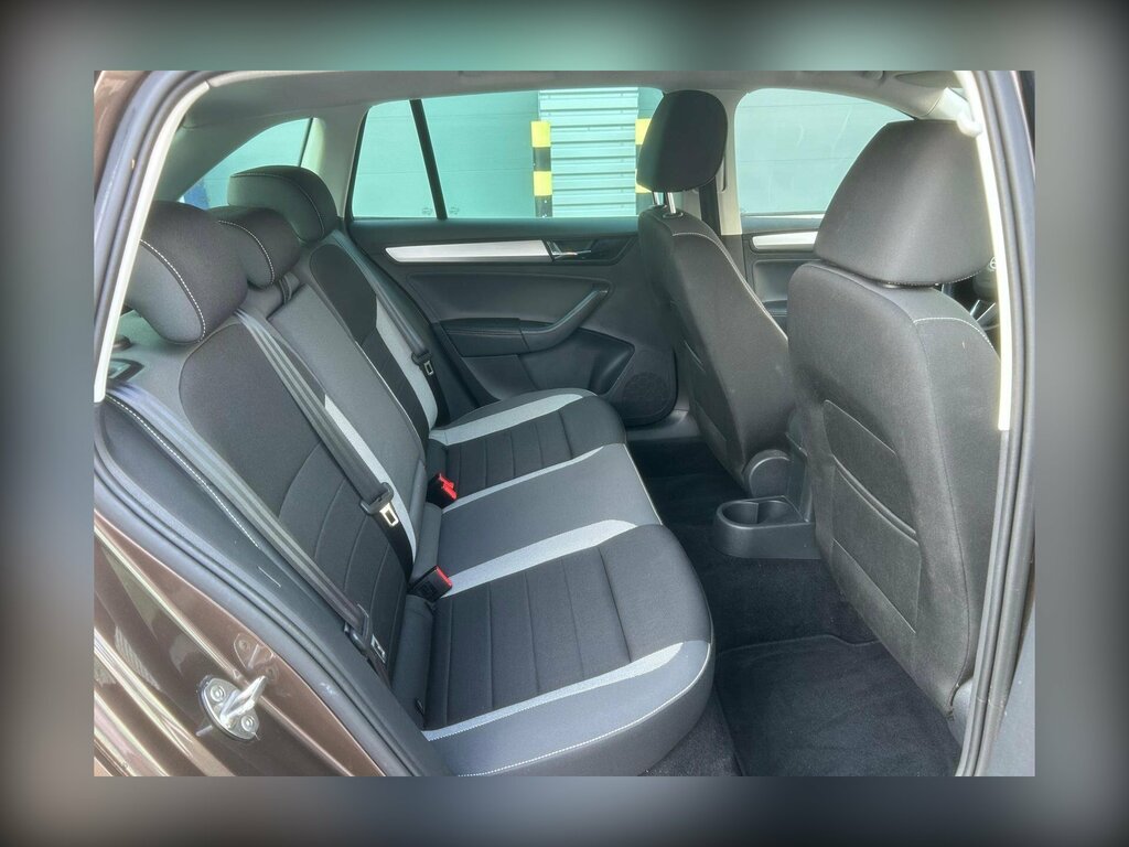 Skoda Rapid Spaceback Se Tech Black #16